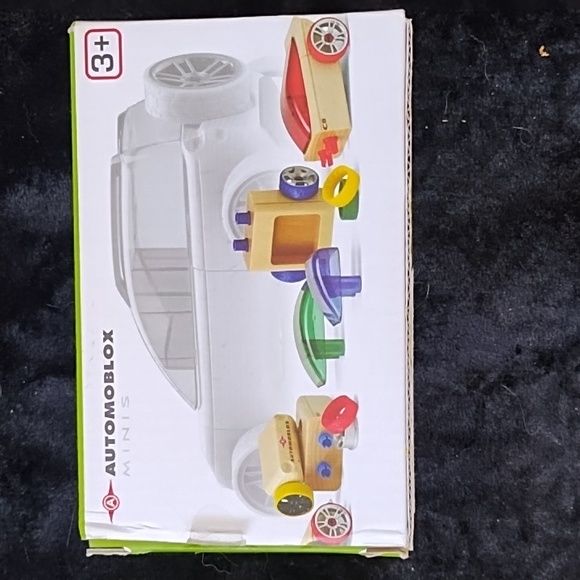 Automoblox X9X Sport Utility Toy - Picture 4 of 5